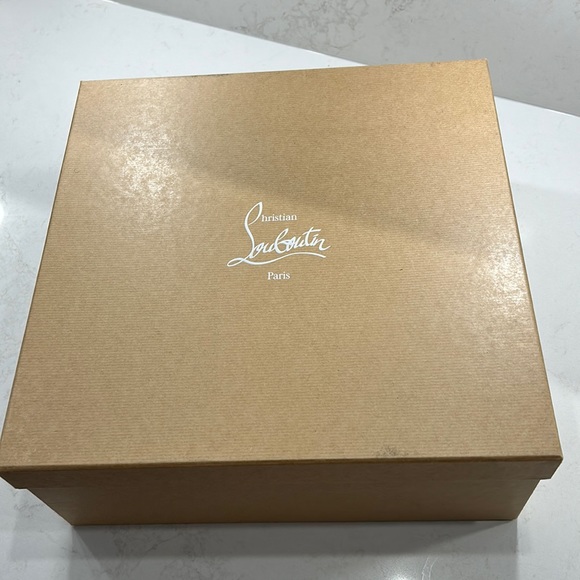 Christian Louboutin box - Picture 1 of 4